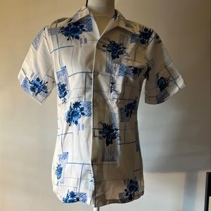 Vtg 70's Mr Jan Floral Button Front Shirt. Size Small
